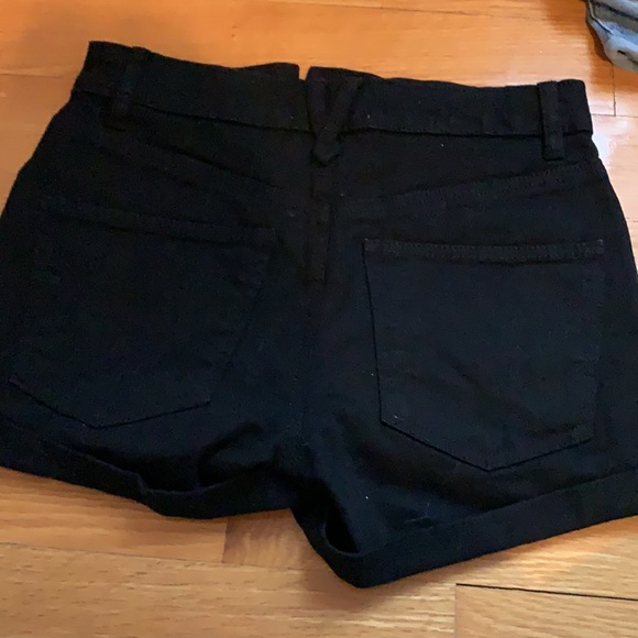 BRAND NEW WITH TAGS JEAN SHORTS - Picture 2 of 4